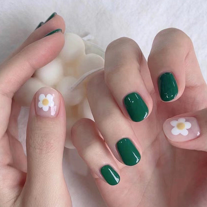 Simple and fresh green and white flowers False Nail
